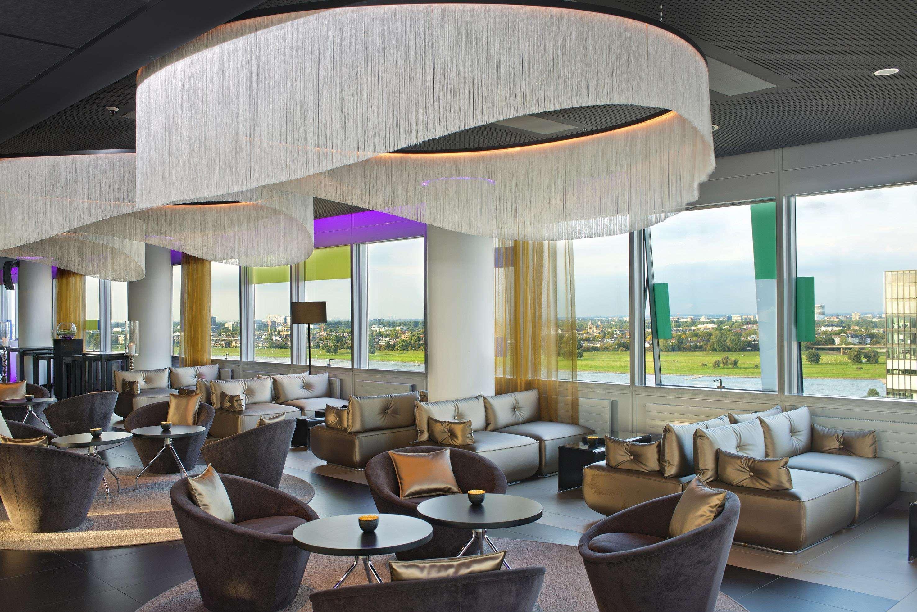 Innside By Melia Duesseldorf Hafen Bagian luar foto