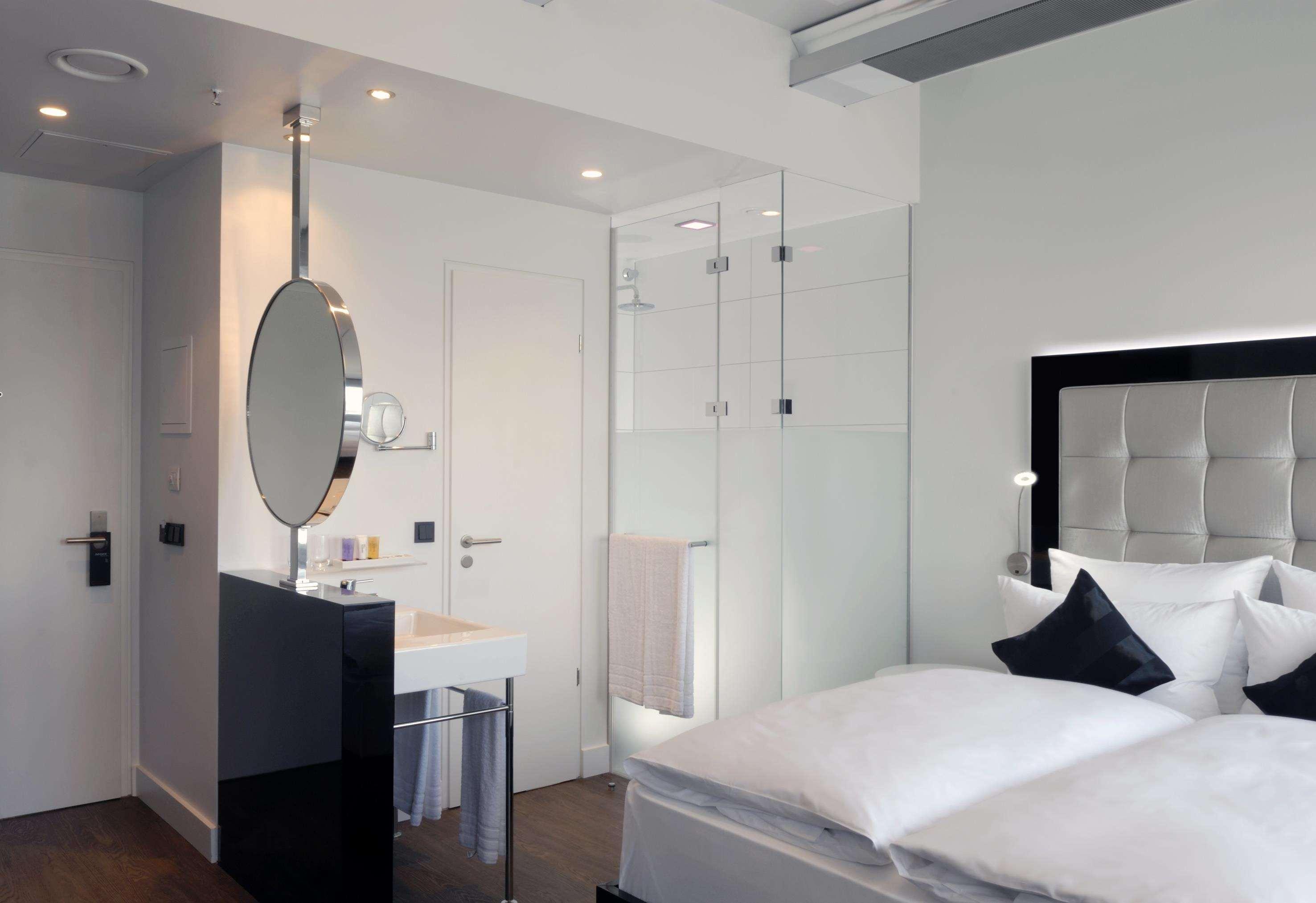 Innside By Melia Duesseldorf Hafen Bagian luar foto