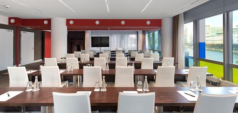 Innside By Melia Duesseldorf Hafen Bagian luar foto