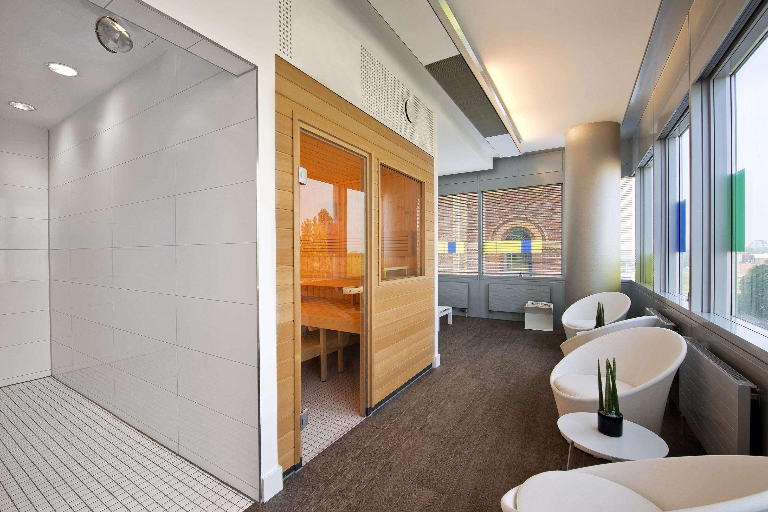 Innside By Melia Duesseldorf Hafen Bagian luar foto