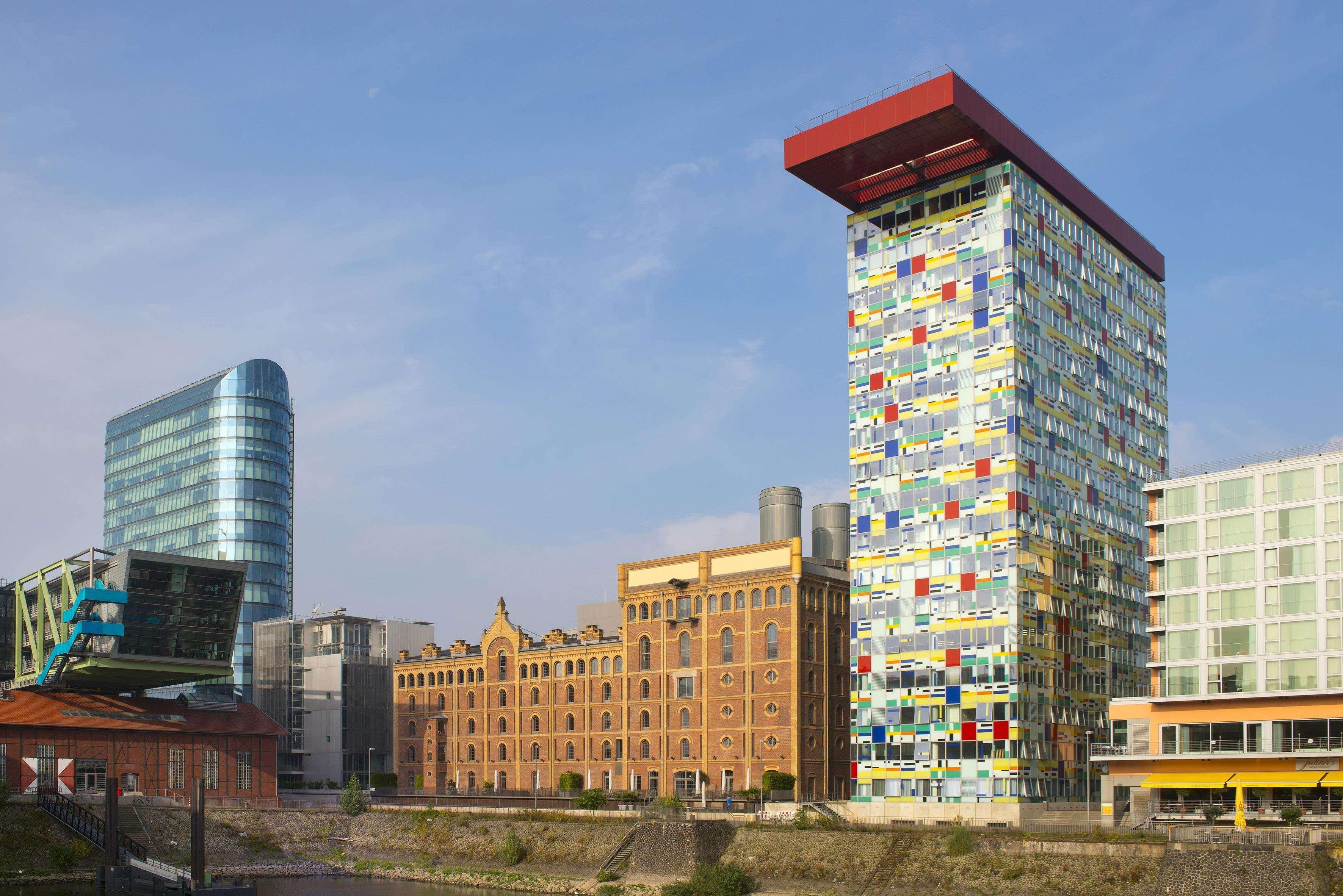 Innside By Melia Duesseldorf Hafen Bagian luar foto