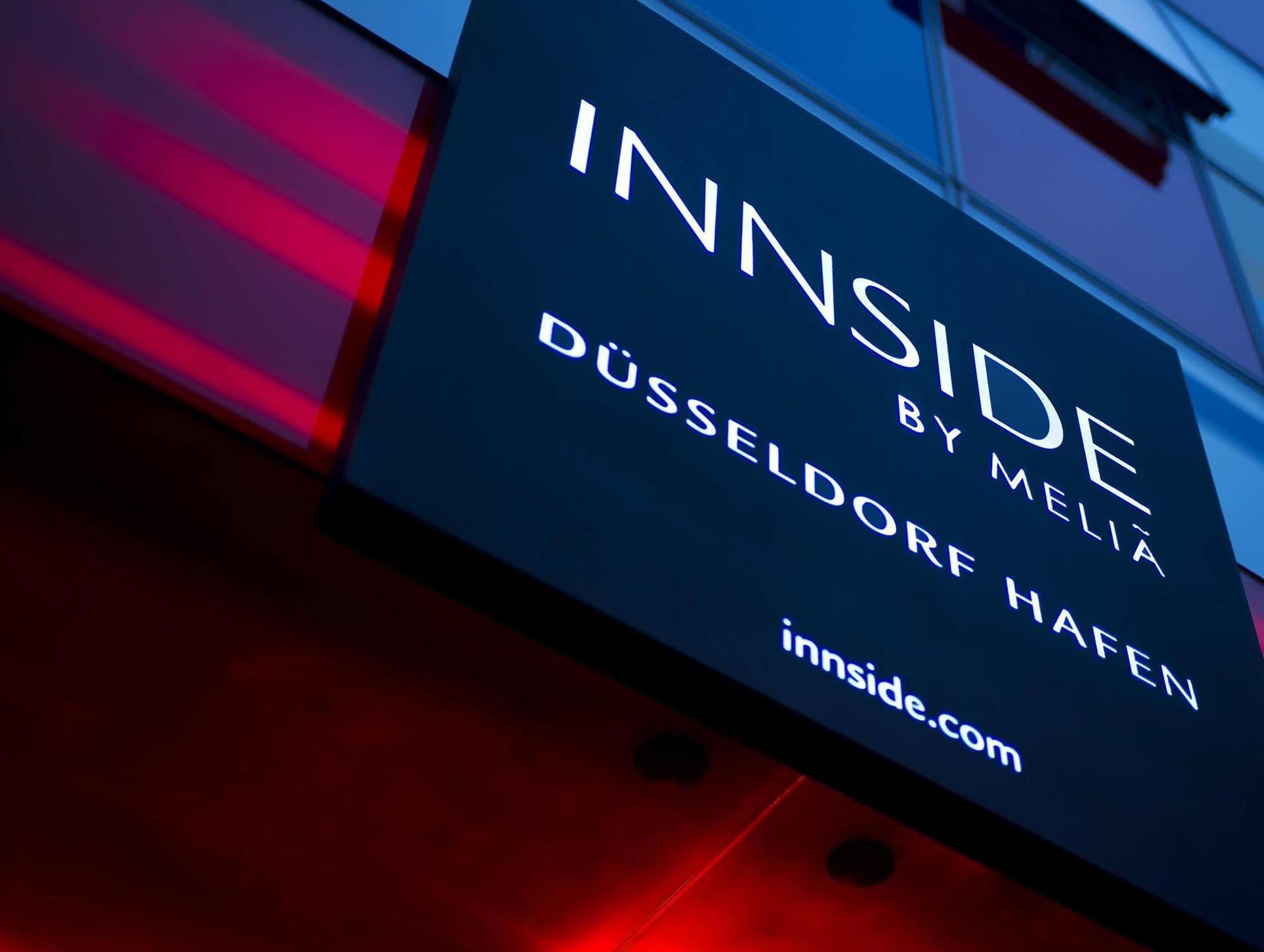 Innside By Melia Duesseldorf Hafen Bagian luar foto